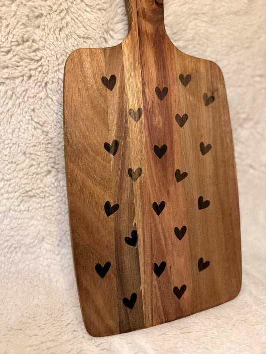 Borrelplank met hartjes