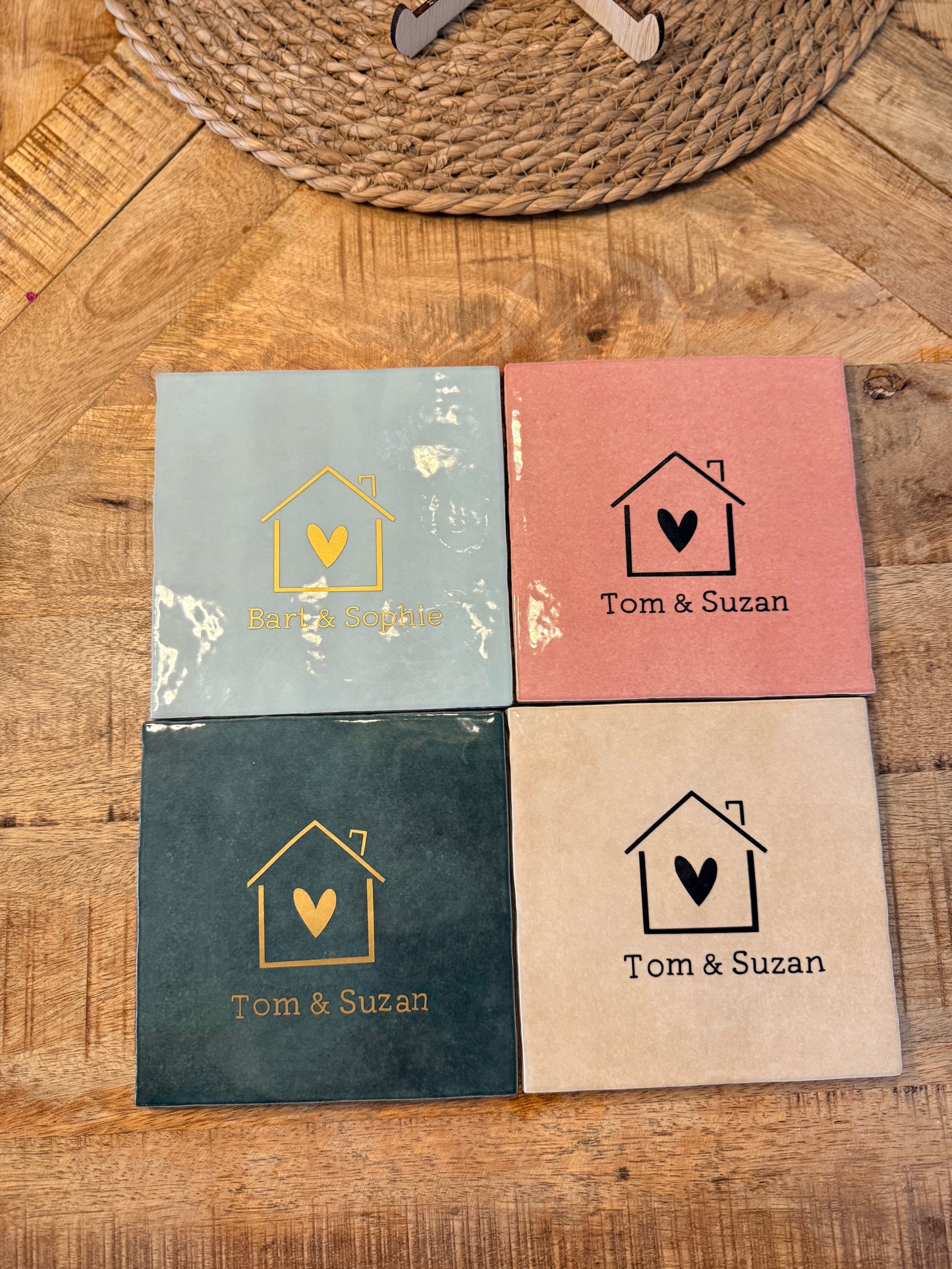 Tegeltje met huisje (Nr 2.)